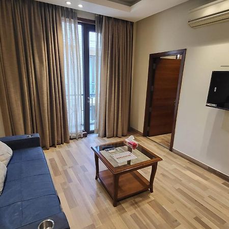 Uds Villa Scandinavian B&B - Next To Vfs 뉴델리 외부 사진