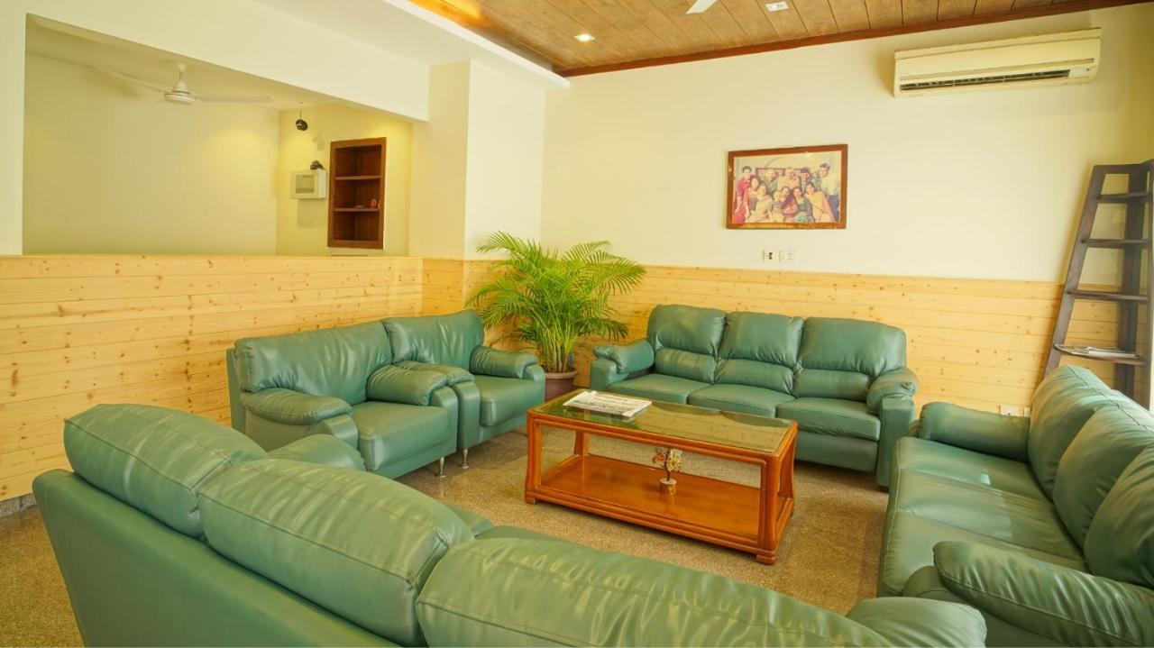 Uds Villa Scandinavian B&B - Next To Vfs 뉴델리 외부 사진