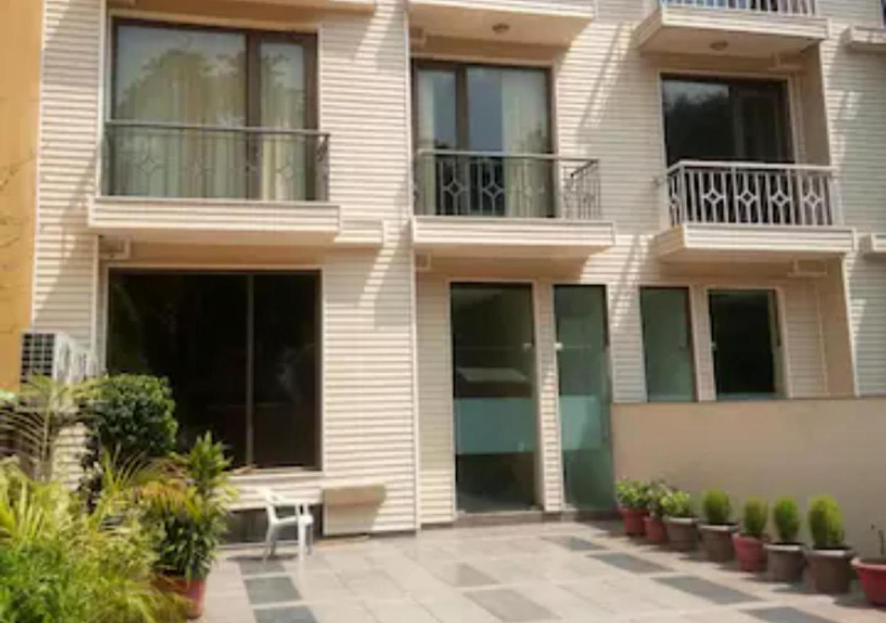Uds Villa Scandinavian B&B - Next To Vfs 뉴델리 외부 사진