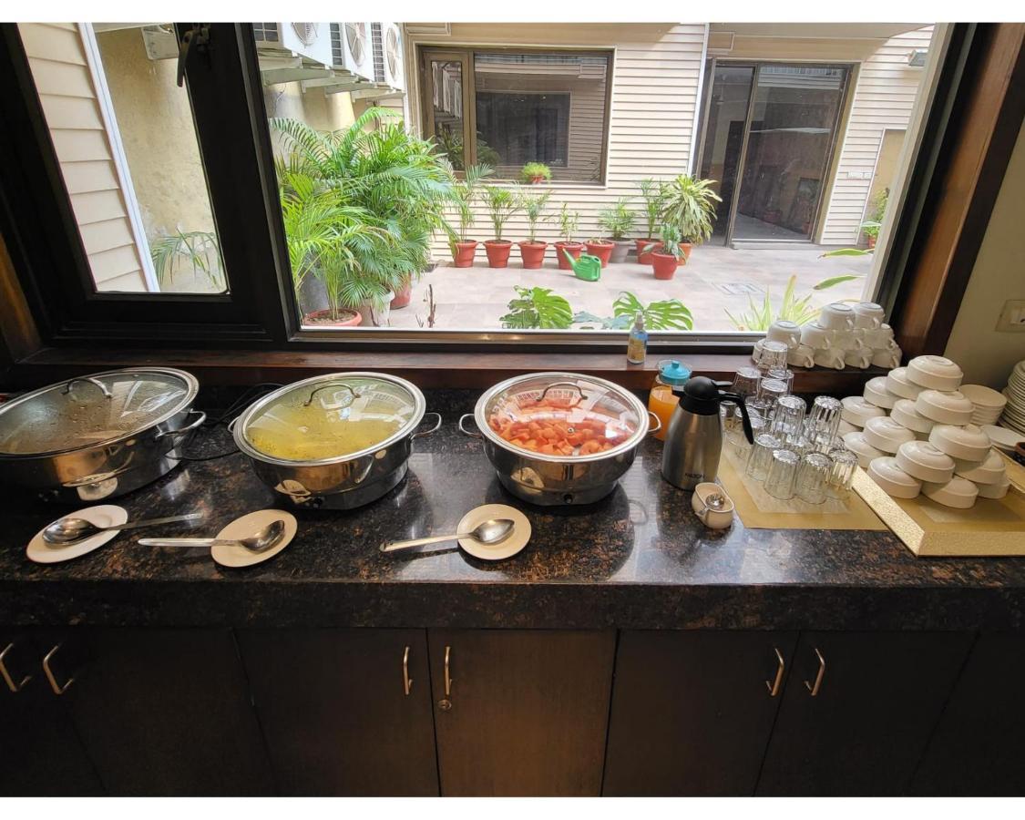 Uds Villa Scandinavian B&B - Next To Vfs 뉴델리 외부 사진
