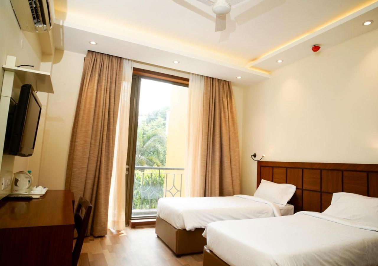 Uds Villa Scandinavian B&B - Next To Vfs 뉴델리 외부 사진