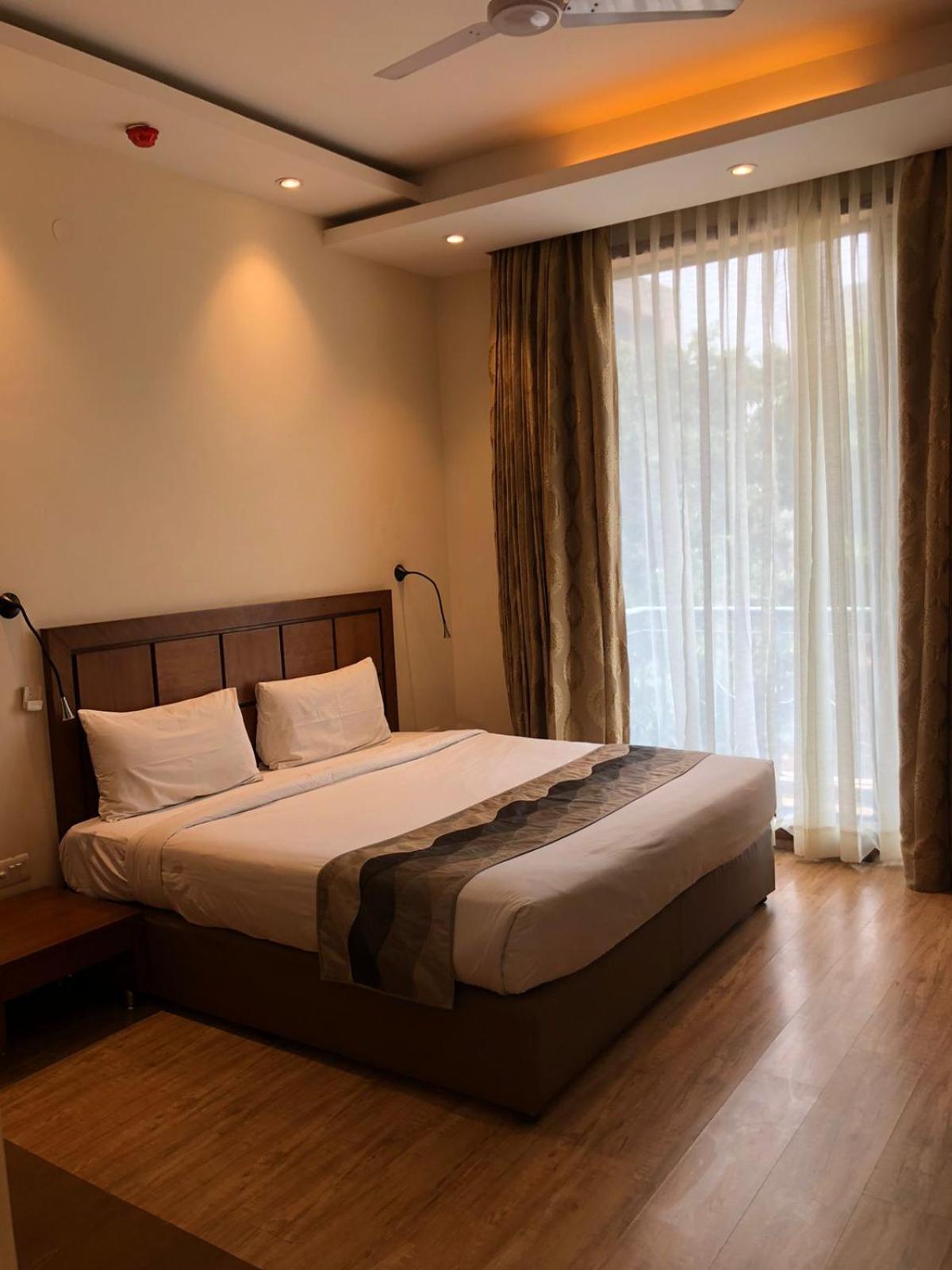 Uds Villa Scandinavian B&B - Next To Vfs 뉴델리 외부 사진