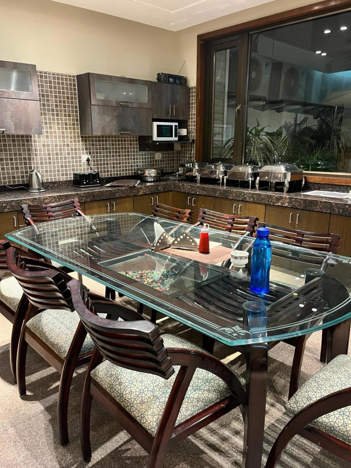 Uds Villa Scandinavian B&B - Next To Vfs 뉴델리 외부 사진