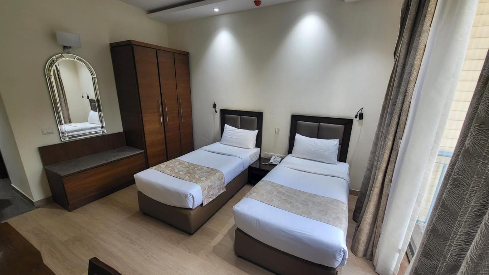 Uds Villa Scandinavian B&B - Next To Vfs 뉴델리 외부 사진