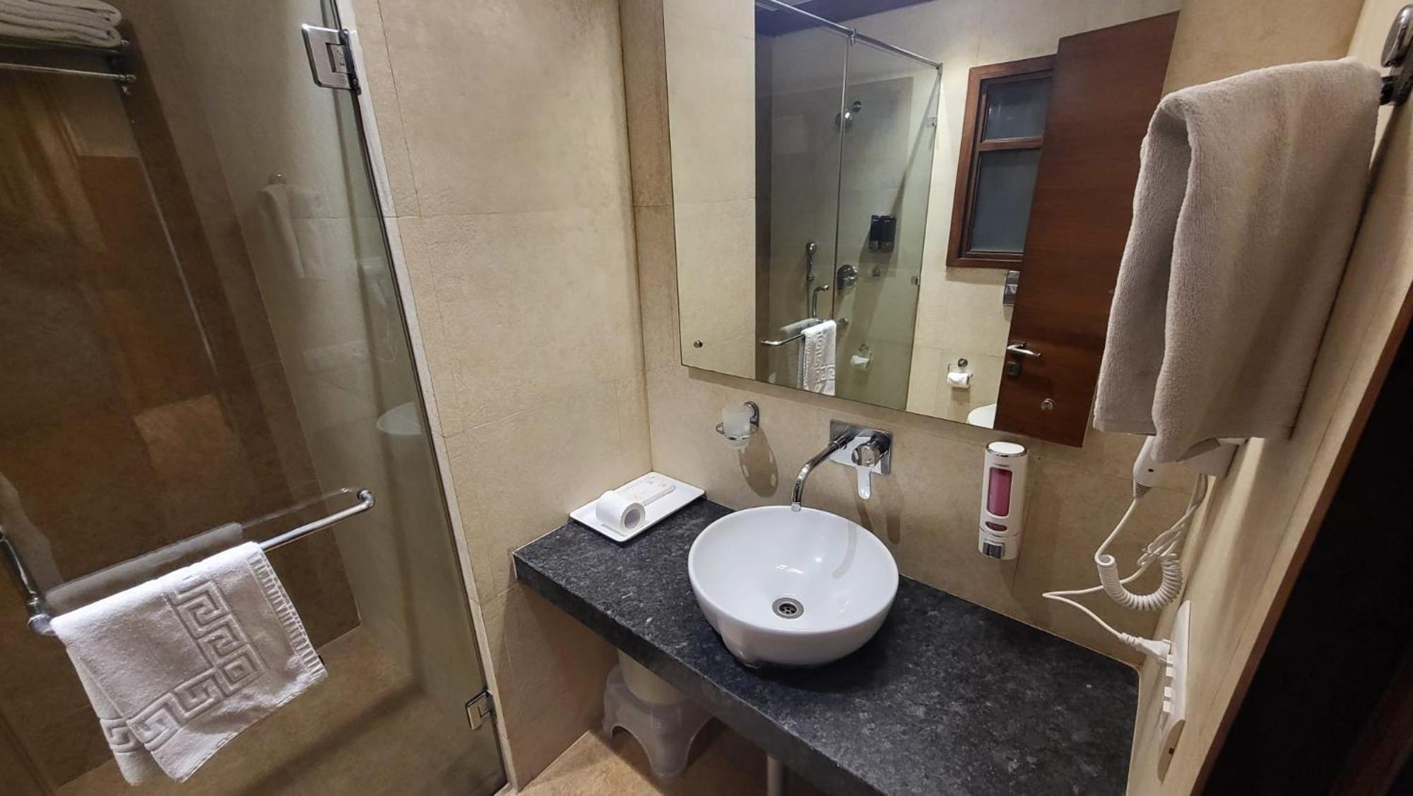 Uds Villa Scandinavian B&B - Next To Vfs 뉴델리 외부 사진